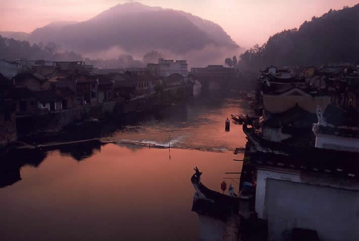 凤凰古城必玩旅游景点